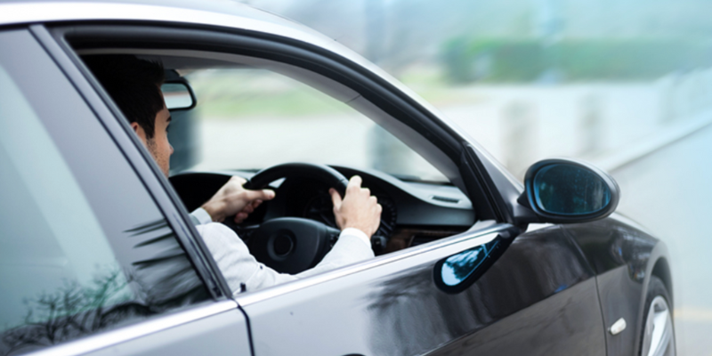 Keuntungan Menggunakan Sopir Lokal Berpengalaman Saat Berkunjung ke Padang dan Sekitarnya