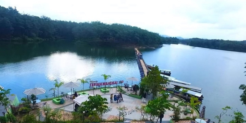 5 Tempat Wisata di Riau yang Wajib Dikunjungi dengan Mobil Sewa